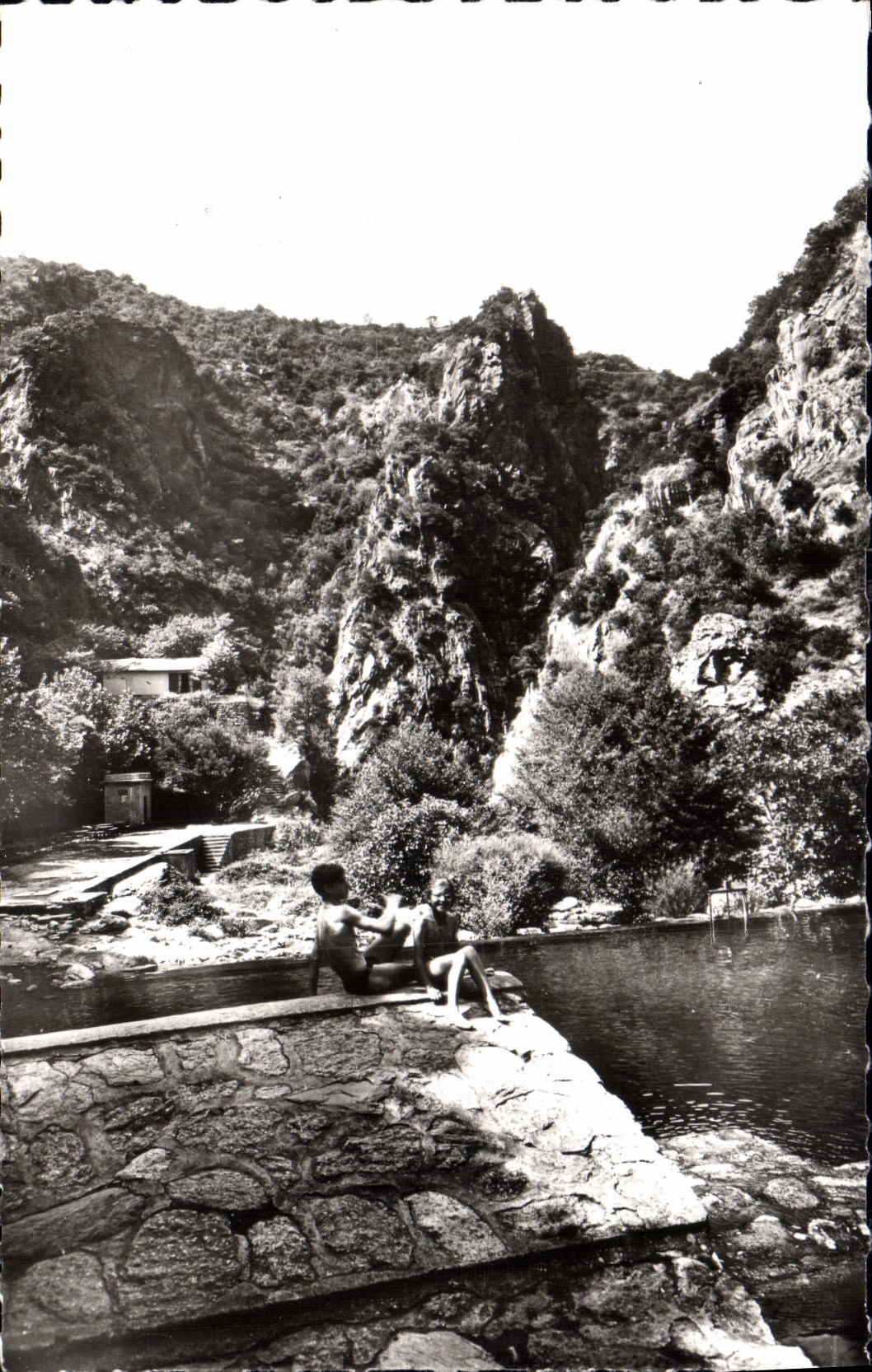 CPA Amelie les Bains P O Perle des Pyrenees La Piscine des Gorges 