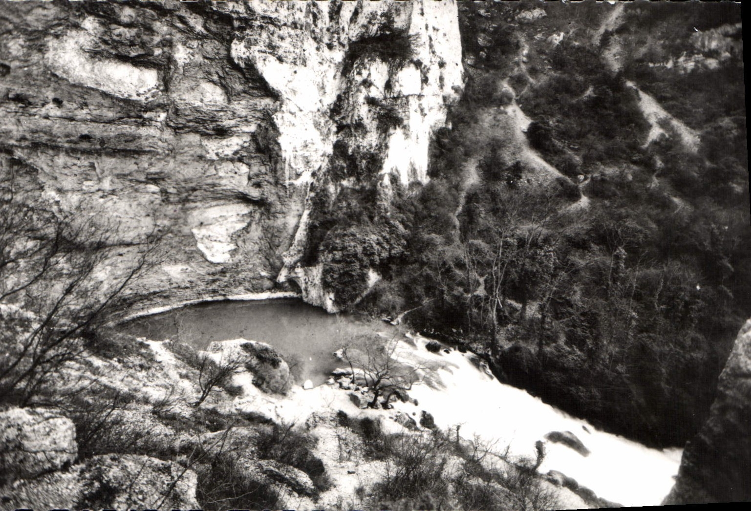 Fontaine de Vaucluse — Geburt der Quelle bei Hochwasser — Sammlung MARTIN