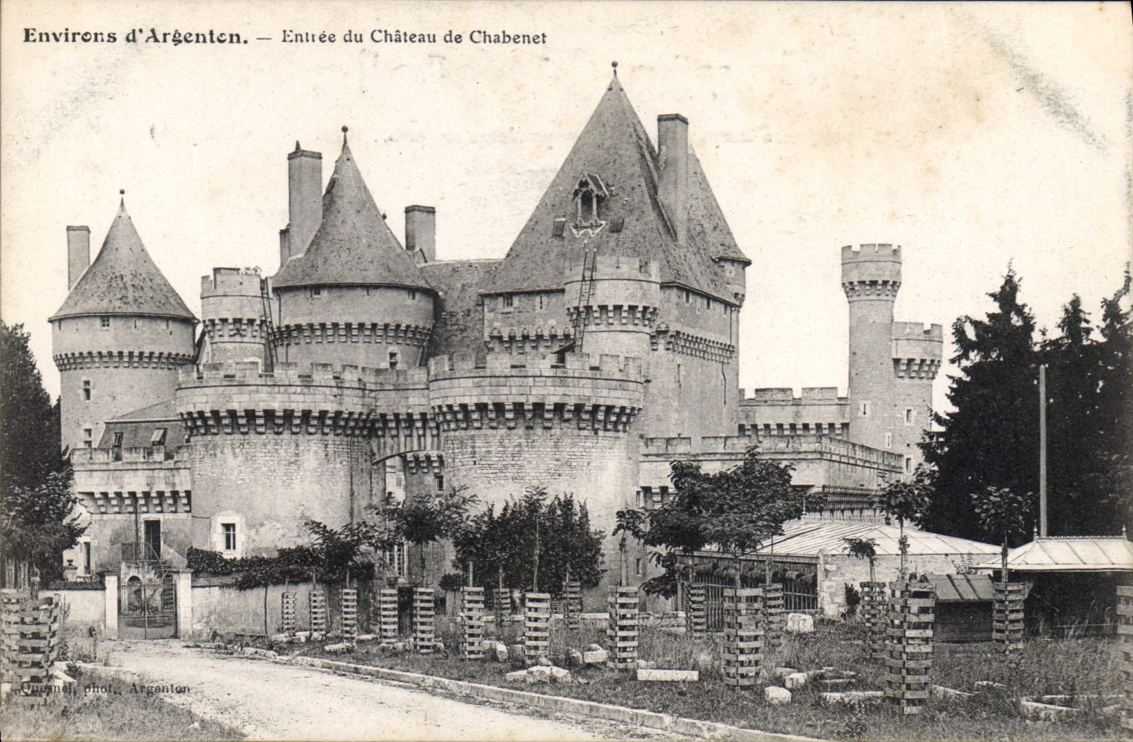 CPA Environs d'Argenton Entree du Chateau de Chabenet 