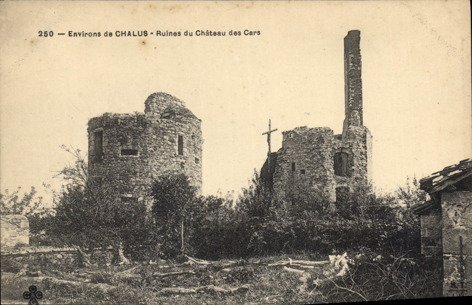 CPA Environs de Chalus Ruines du chateau des Cars 