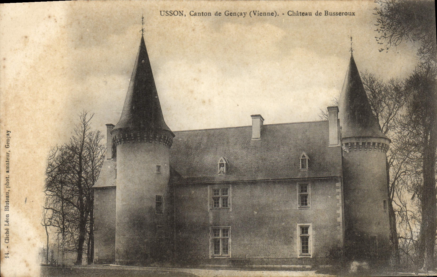 CPA Usson Canton de Gencay Vienne chateau de Bousseroux 