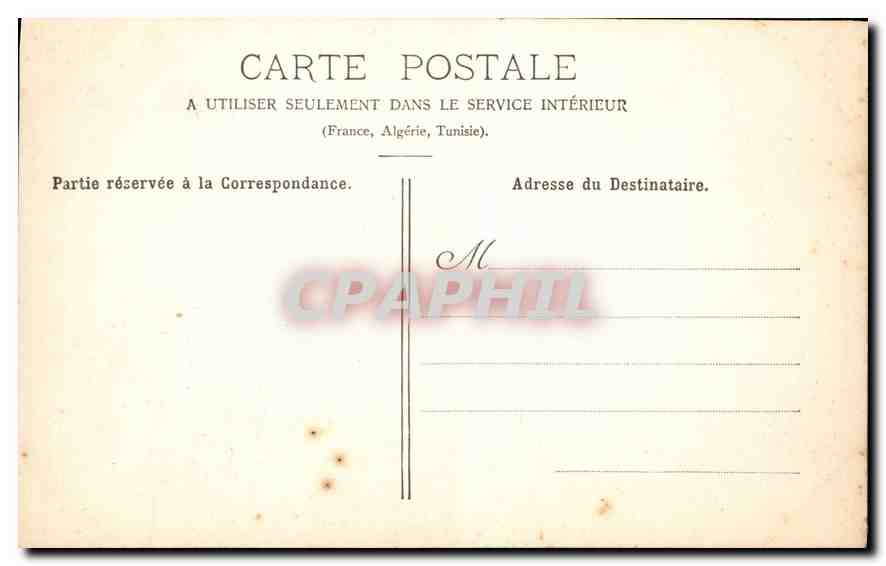 CPA Auvergne Chateau de Tournoel Cour d'Honneur  — Verso
