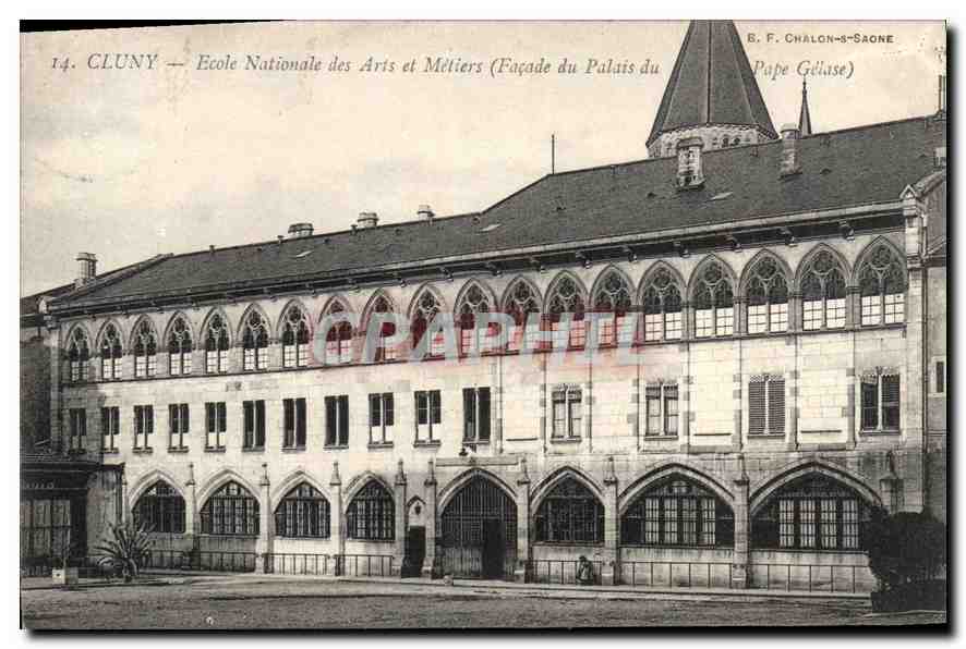 CPA Cluny Ecole Nationale des Arts et Metiers Facade du Palais du Pape Celase 