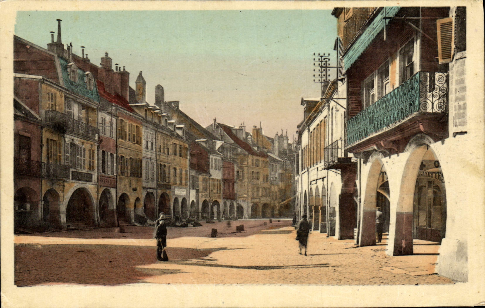 Lons-le-Saunier — Straße der Arcaden — anonymer Verleger, Seriennummer nicht sichtbar