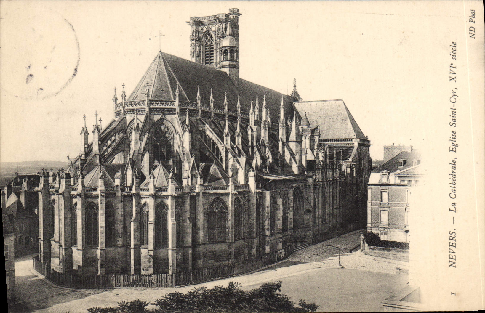 CPA Nevers la Cathedrale Eglise Saint Cyr XVi siecle 