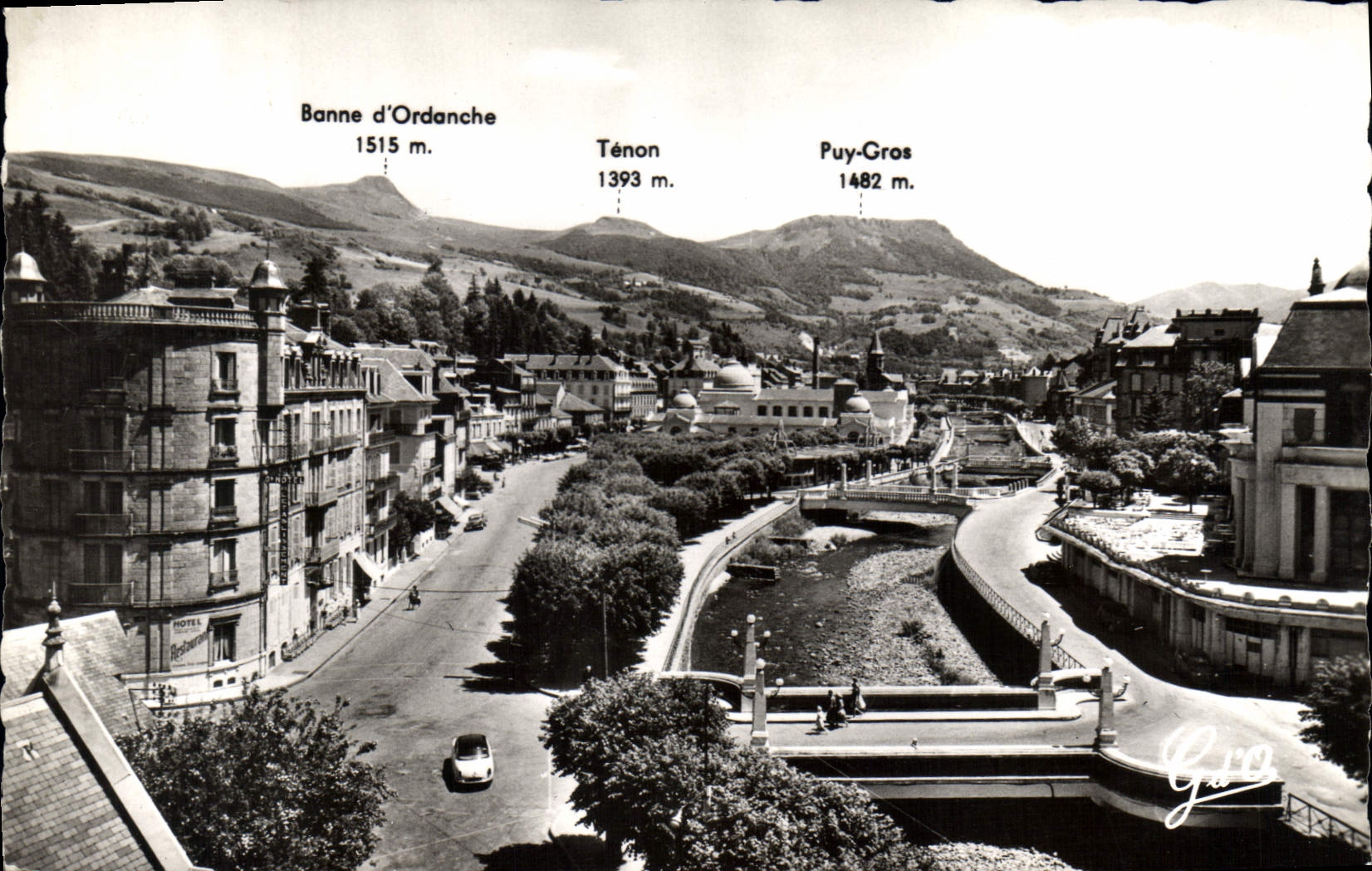 Vue de La Bourboule — montagnes environnantes — éditeur G. Gro