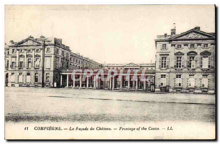 CPA Compiegne La Facade du Chateau 