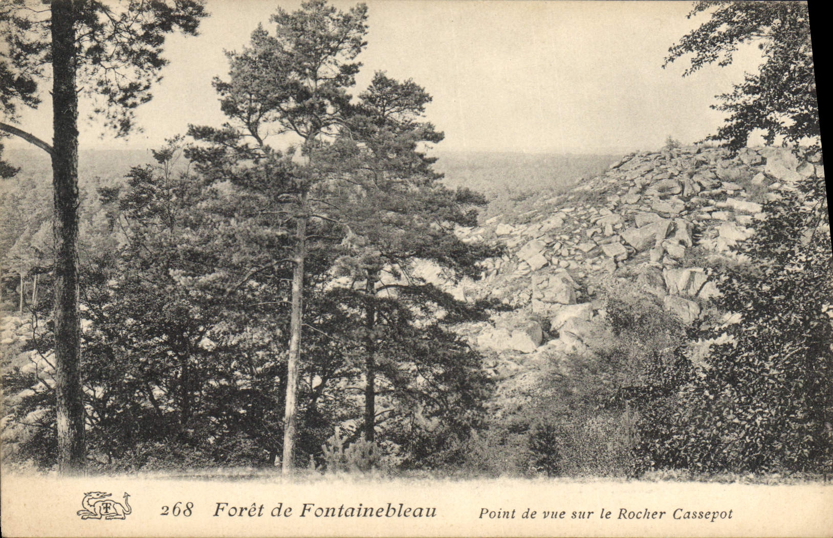 Forêt de Fontainebleau — Point de vue sur le Rocher Cassepot — éditeur CPAPHIL, n° 268