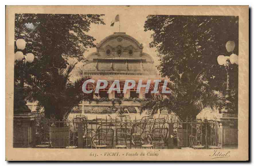 CPA Vichy Facade du Casino 