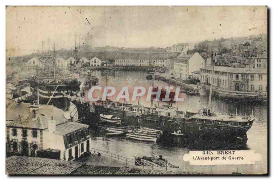 CPA Brest L'Avant port de Guerre Bateau