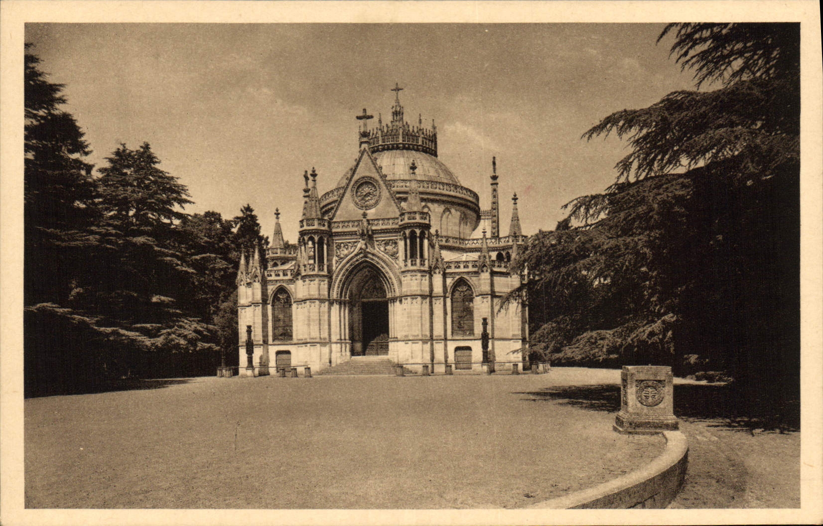 Dreux — La chapelle Saint-Louis — Édition des Magénes Réunis
