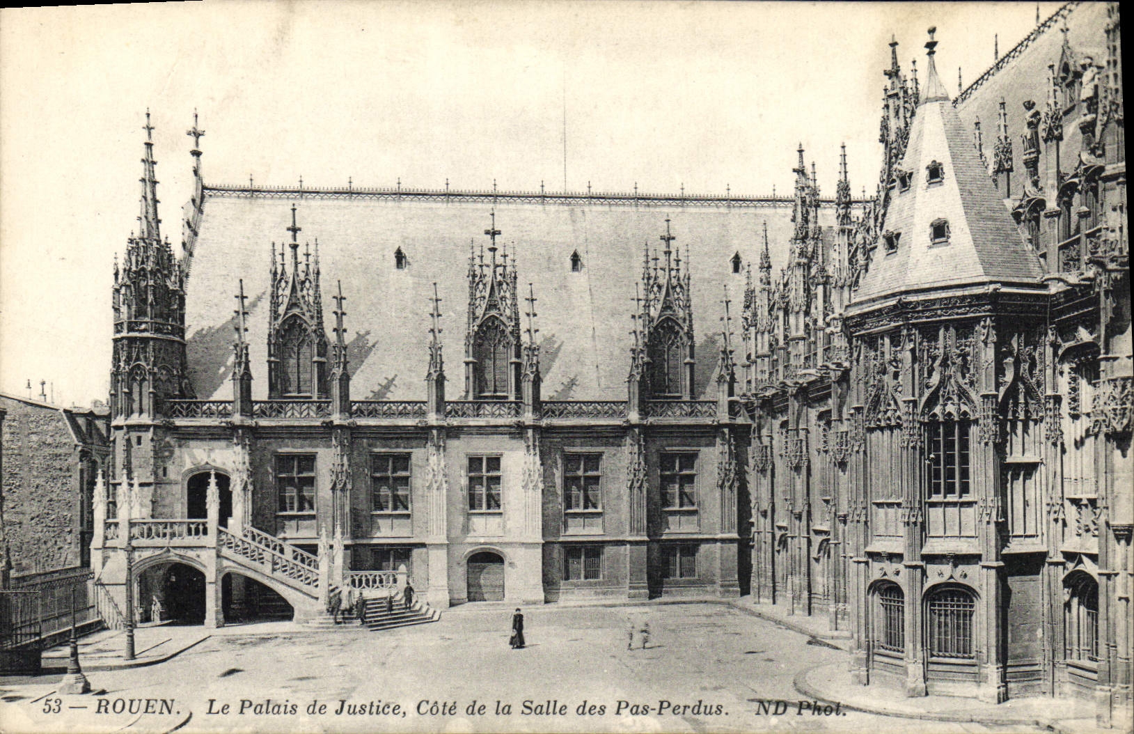 CPA Rouen Le Palais de Justice Cote de la Salle des Pas Perdus 