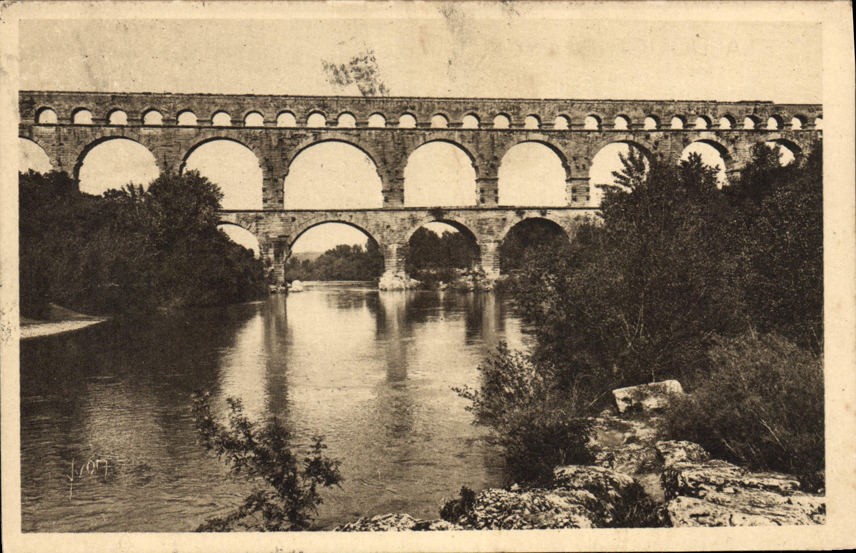 Le Pont du Gard — Nîmes (Gard) — Les Éditions d'Art YV (Paris)