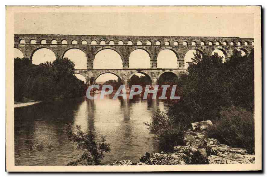 CPA La Douce France Nimes Le pont du Gard 