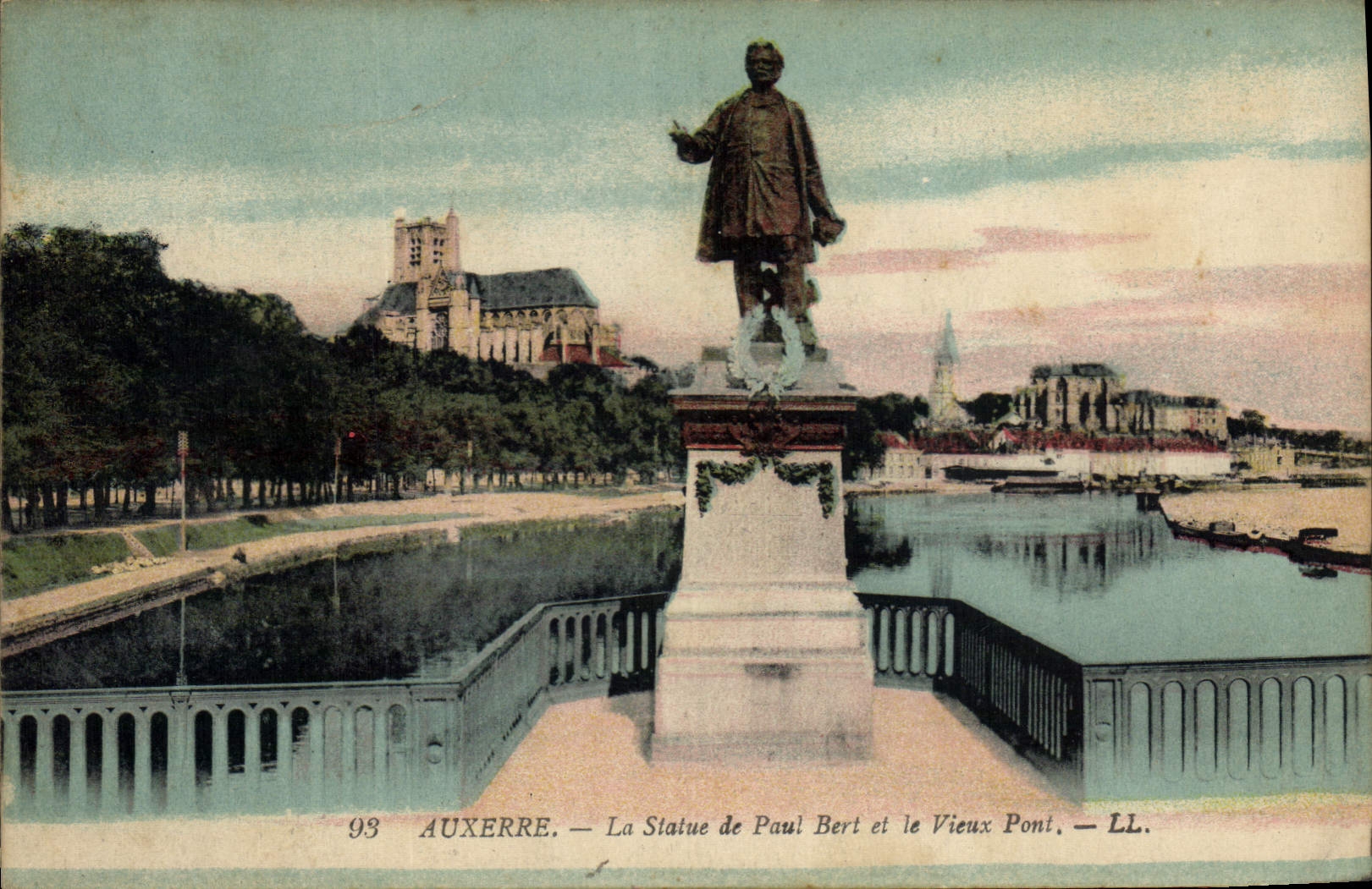 Auxerre — La Statue de Paul Bert et le Vieux Pont — LL. — n°93