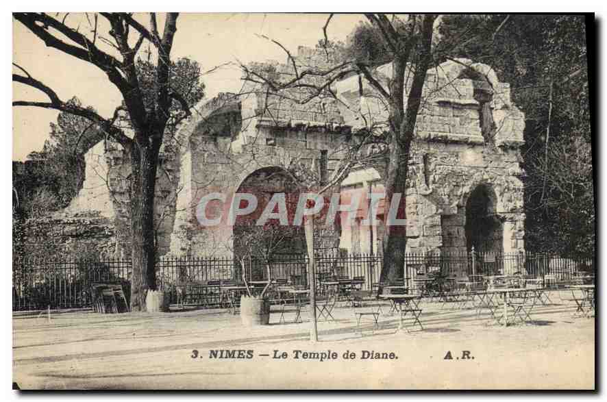 CPA Nimes Le Temple de Diane 