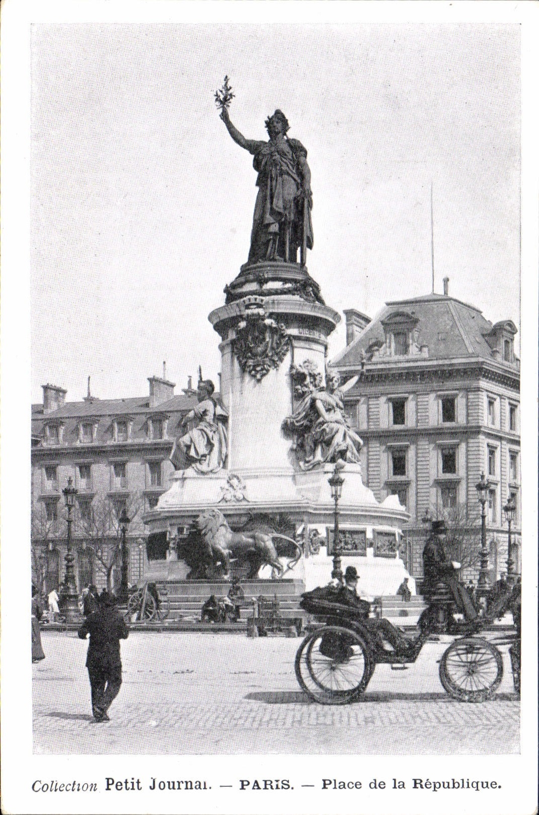 CPA Collection Petit Journal Paris Place de la Republique 