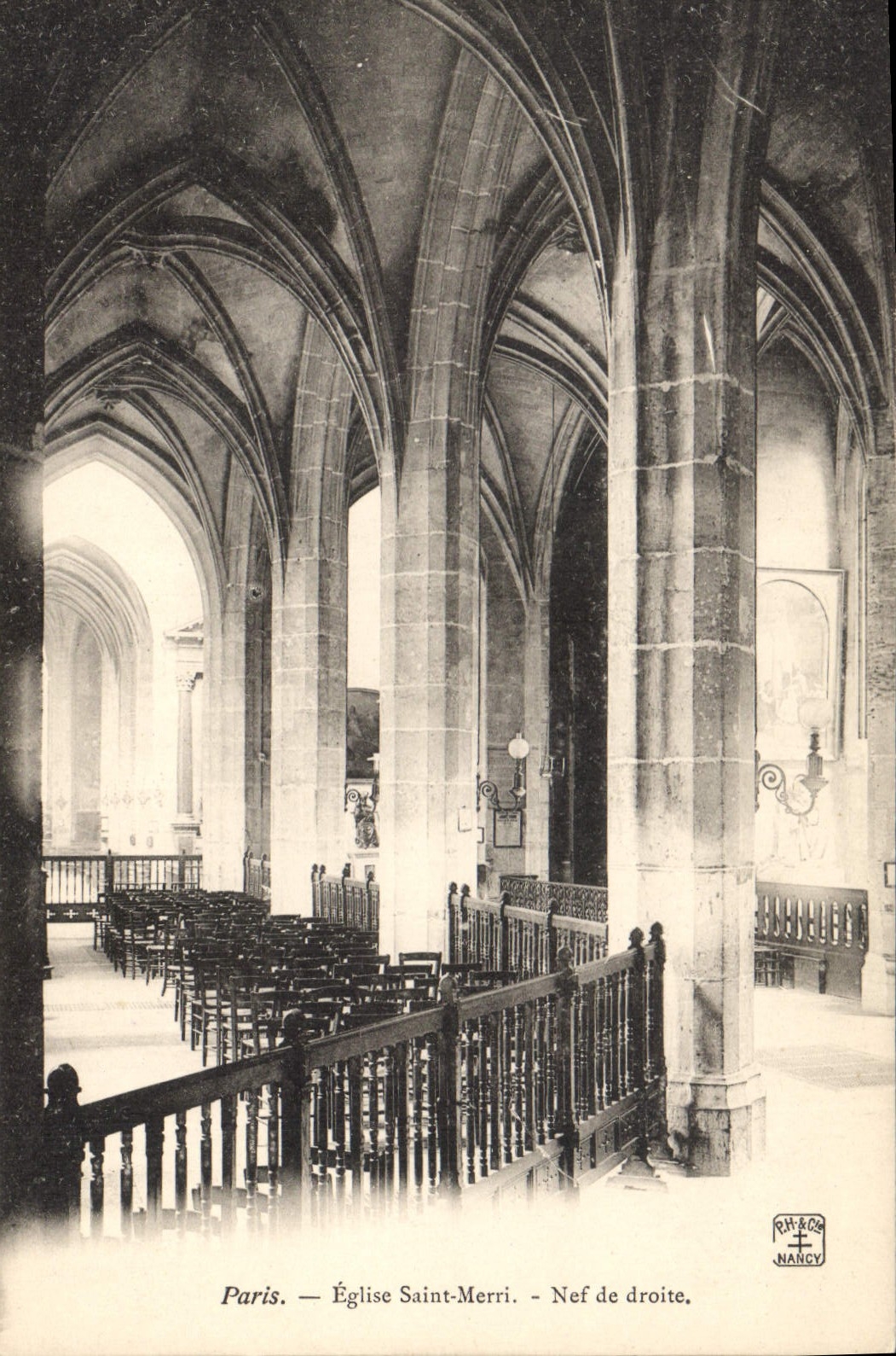 CPA Paris Eglise Saint Merri Nef de droite 