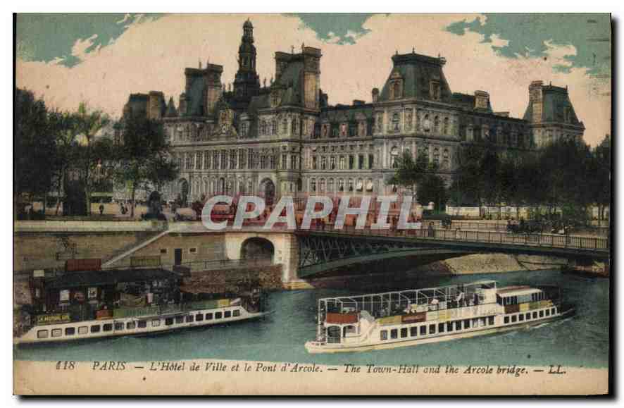 CPA Paris l'hotel de Ville et le Pont d'Arcole Bateaux