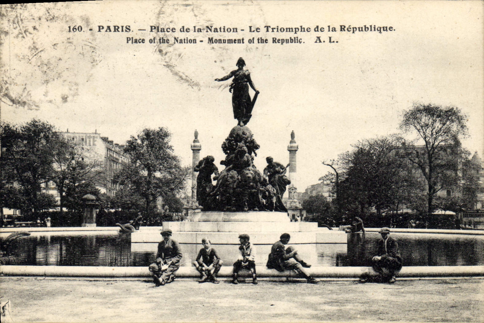 CPA Paris Place de la Nation le Triomphe de la Republique 