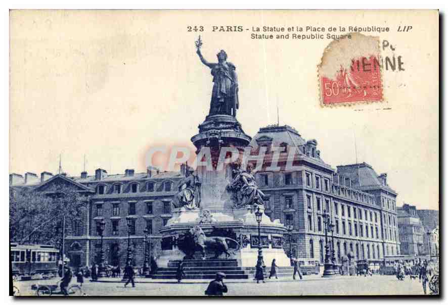 CPA Paris la statue et la place de la Republique 