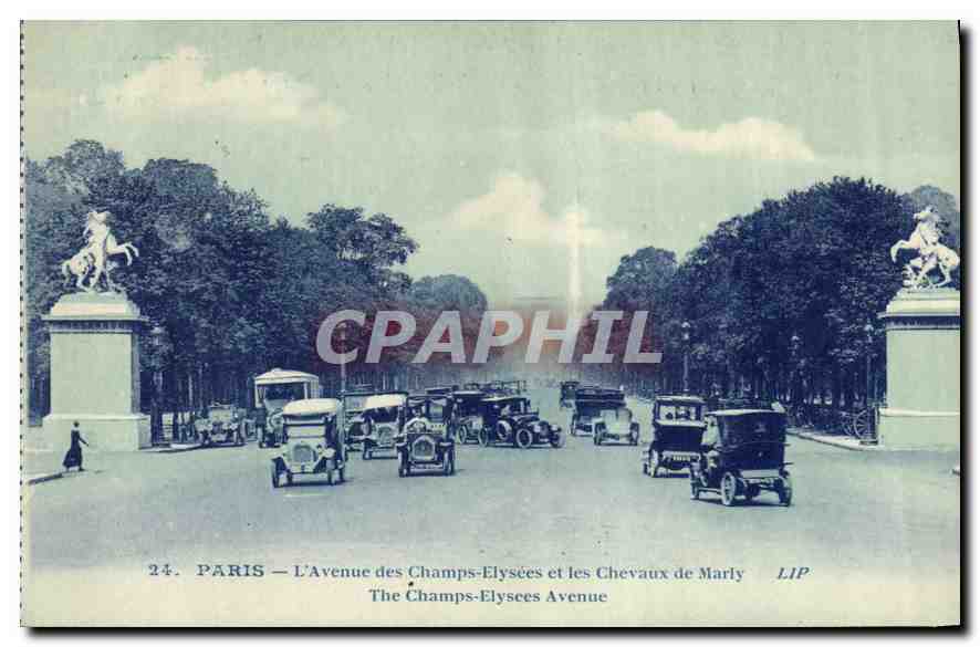 CPA Paris L'Avenue des Champs Elysees et les Chevaux de Marly 