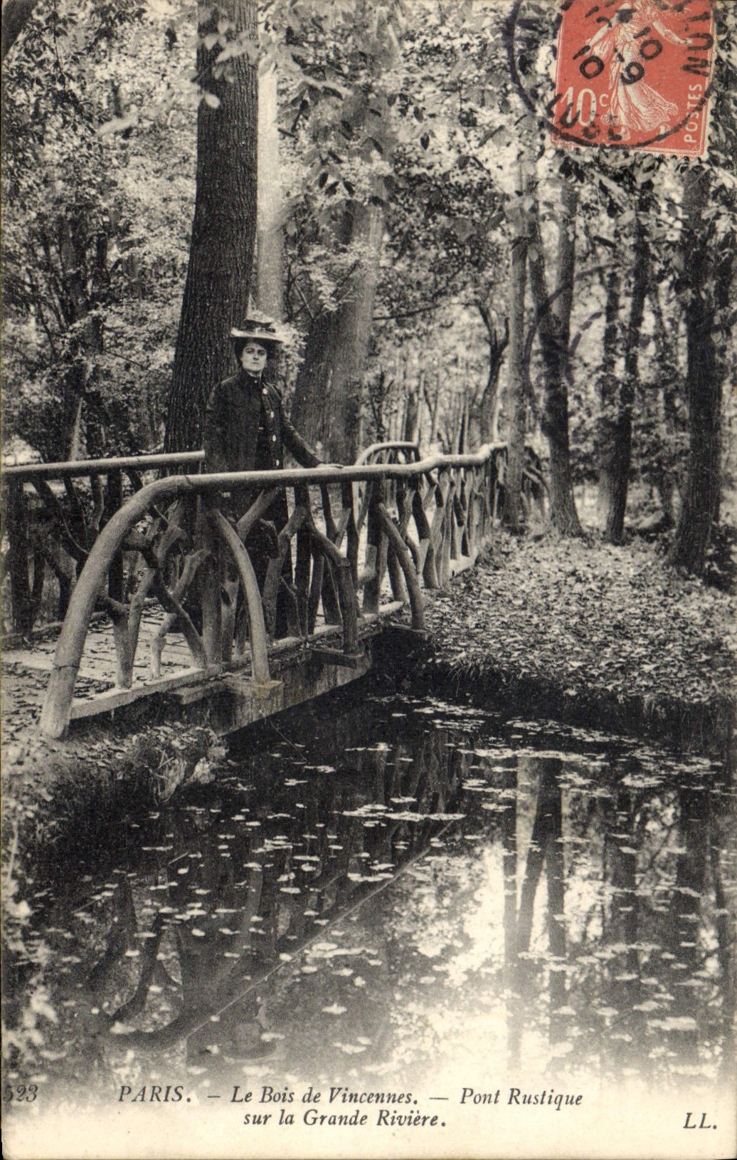 CPA Paris Le Bois de Vincennes Pont Rustique sur la Grande Riviere 