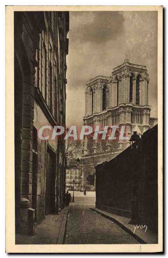 CPA Paris en flanant Notre Dame vue de la Rue Saint Julien le Pauvre 
