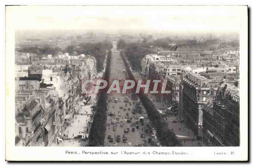 CPA Paris Perspective sur l'Avenue des Champs Elysees 