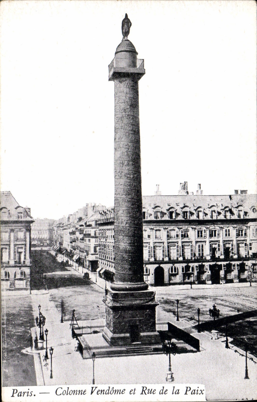 CPA Paris Colonne Vendome et Rue de la Paix 
