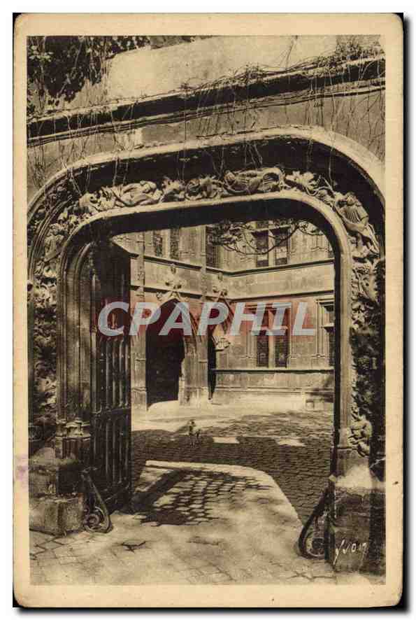 CPA Paris en flanant Musee de Cluny Porte d'entree