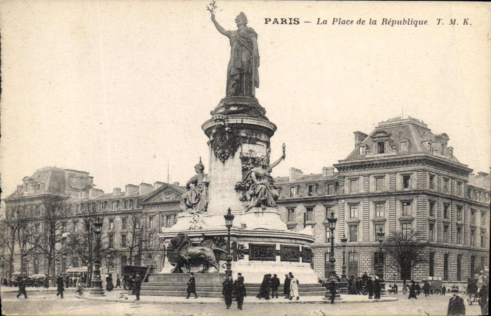 CPA Paris La Place de la Republique 