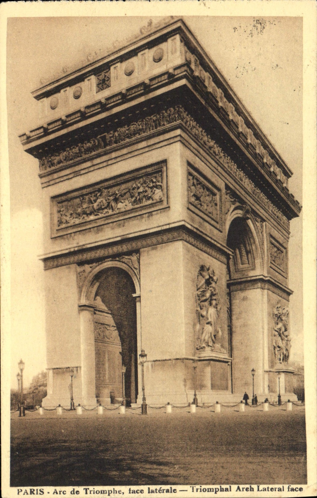 CPA Paris Arc de triomphe face laterale 