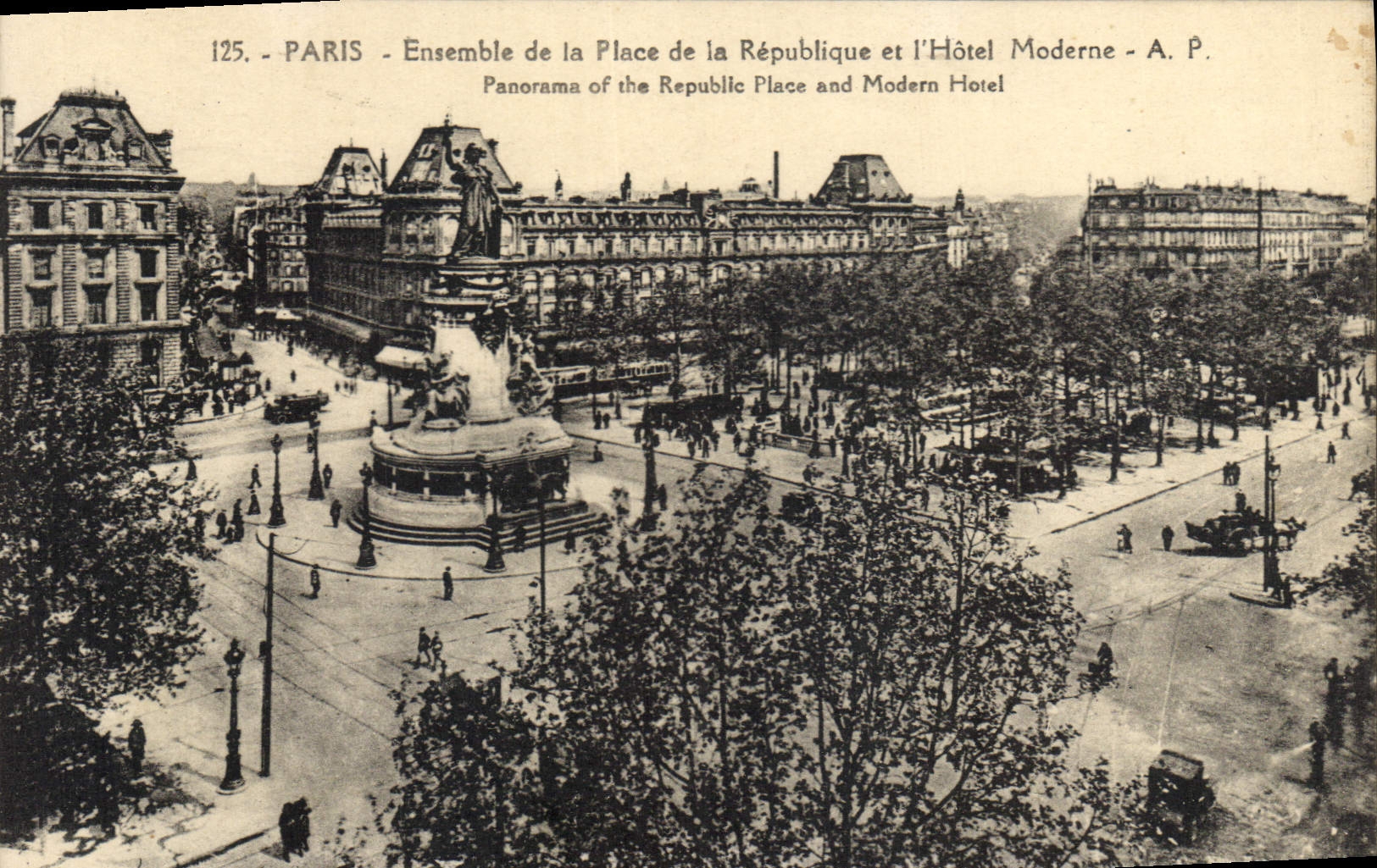 CPA Paris Ensemble de la Place de la Republique et l'Hotell Moderne 