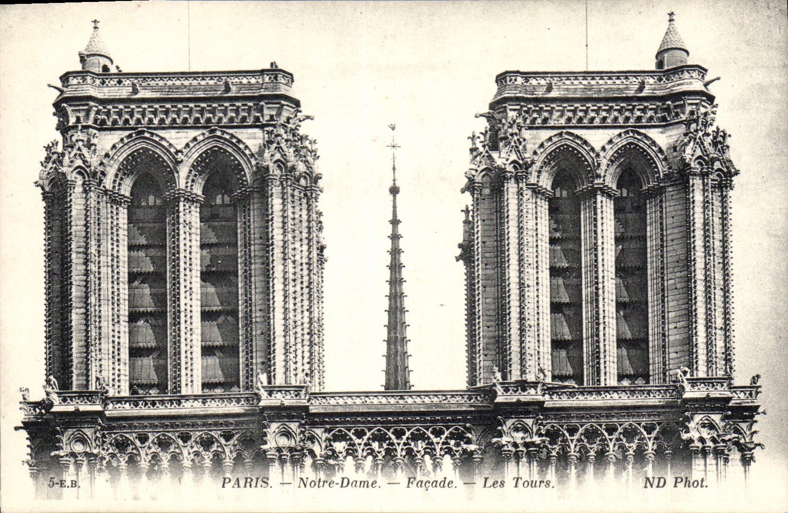 CPA Paris Notre Dame facade Les Tours 