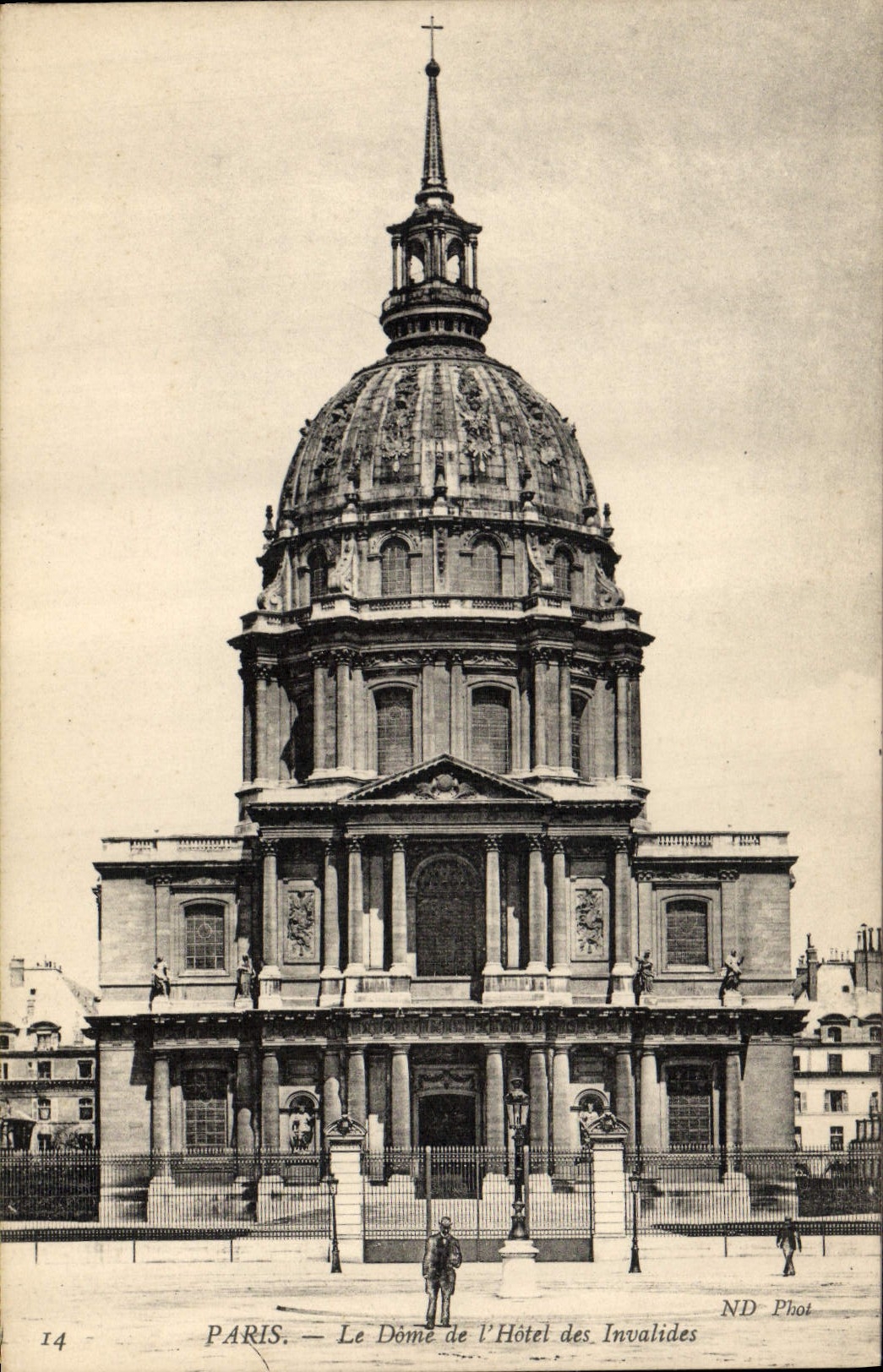 CPA Paris Le Dome de l'Hotel des Invalides 