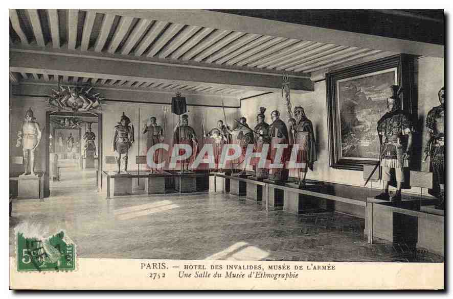 Paris — Hôtel des Invalides, Musée de l'Armée — Une Salle du Musée d'Ethnographie