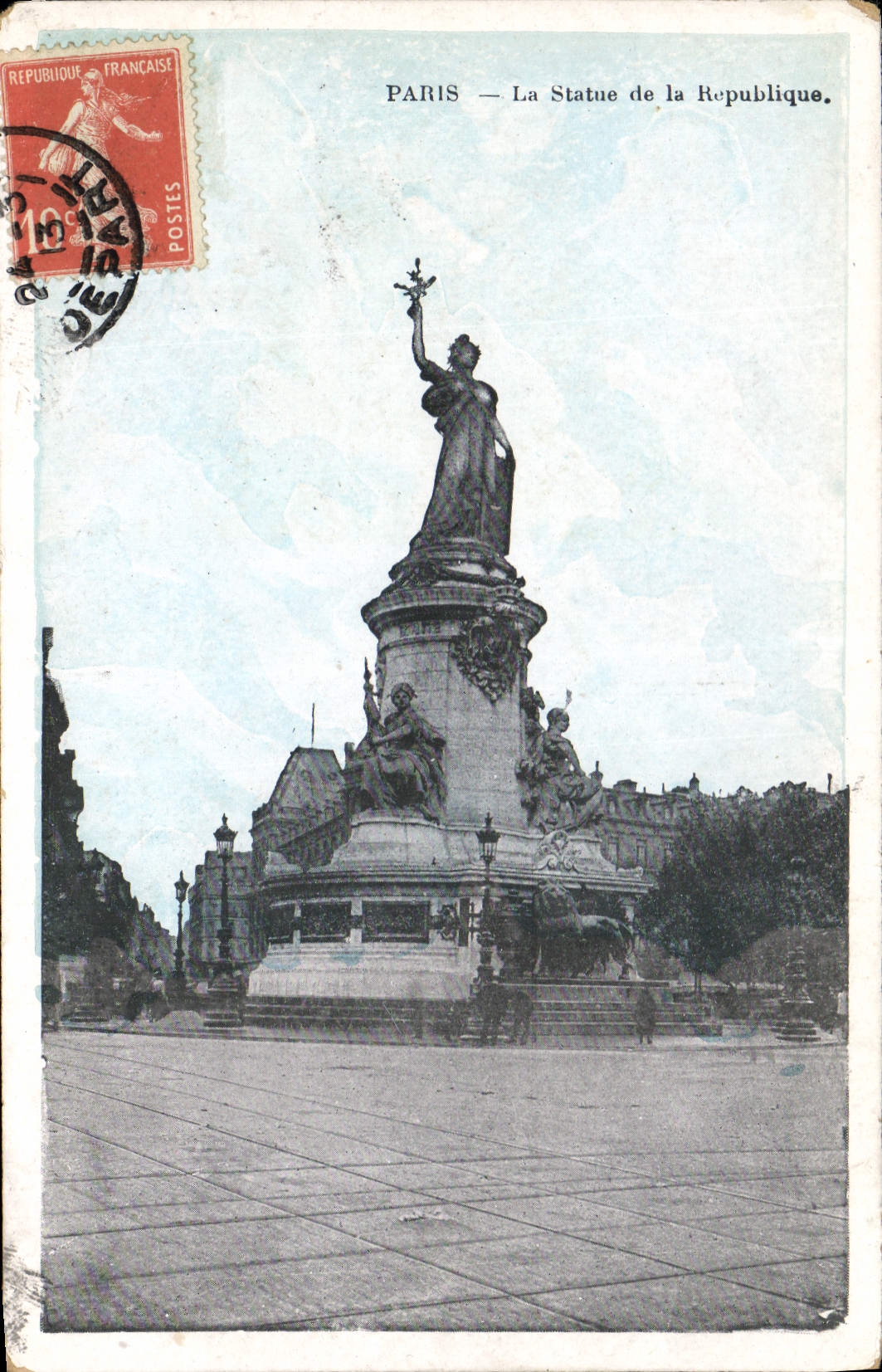 CPA Paris La Statue de la Republique 