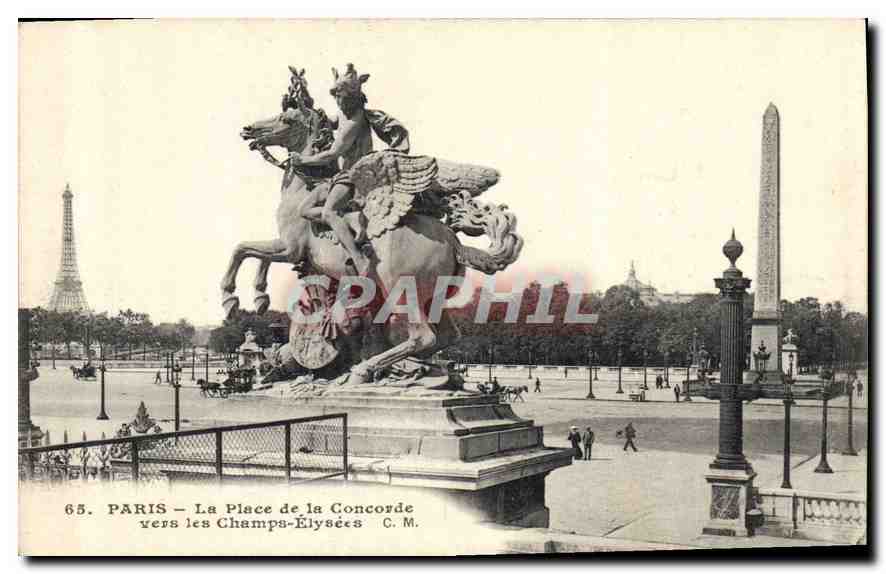 CPA Paris La Place de la Concorde vers les Champs Elysees 