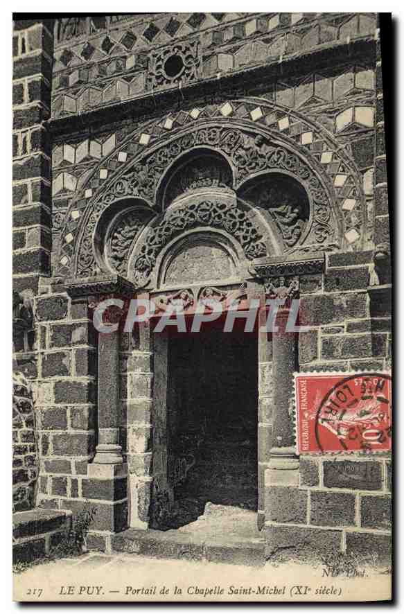 Le Puy — Portail de la Chapelle Saint-Michel (XIe siècle) — N.P. Phot.