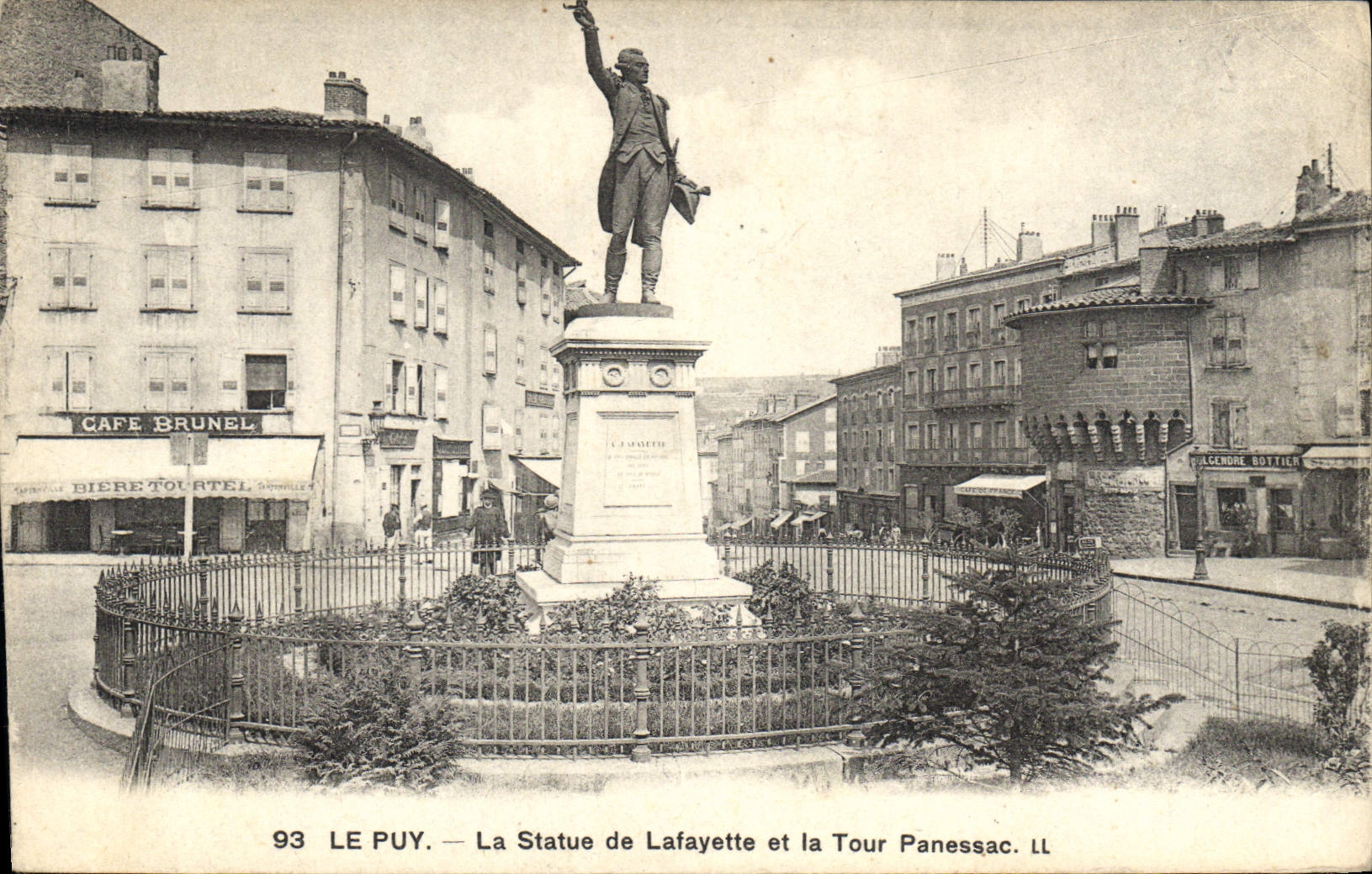 CPA Le Puy La Statue de Lafayette et la Tour Panessac 