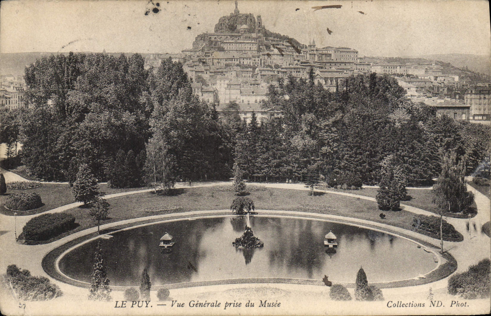 CPA Le Puy Vue Generale prise du Musee 