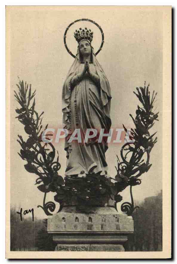 CPA Lourdes La Vierge Couronnee 