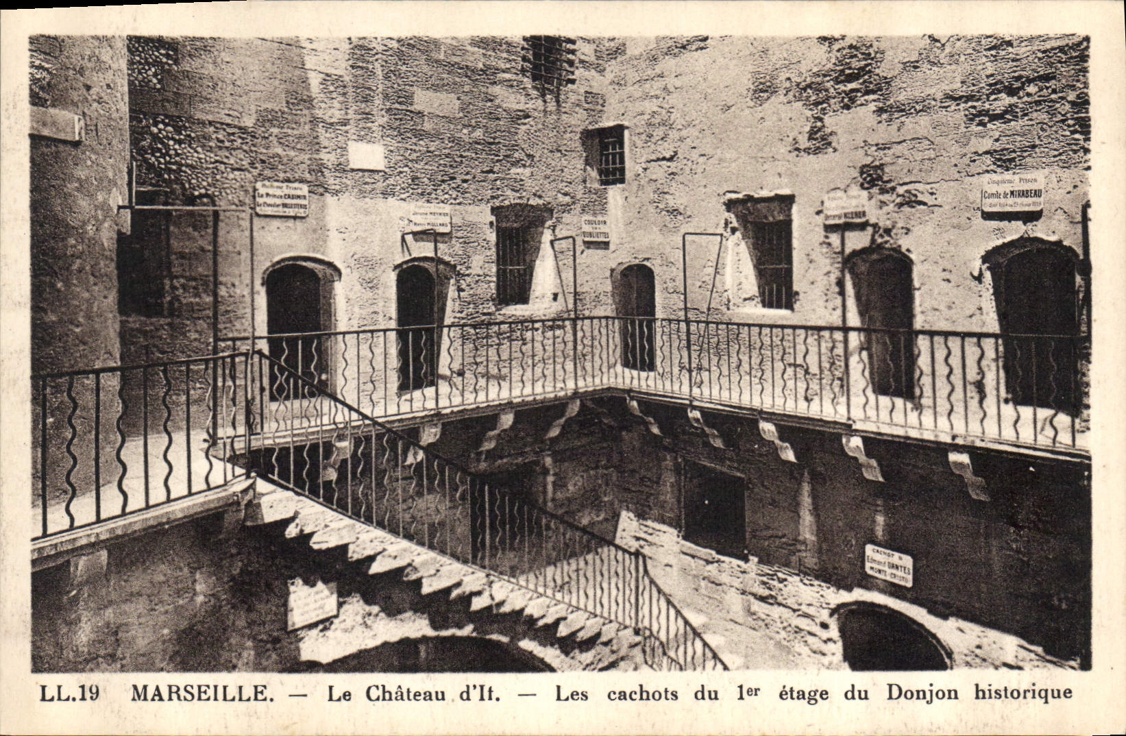 CPA Marseille Le Chateau d'If Les Cachots du 1er historique etage du Donjon 