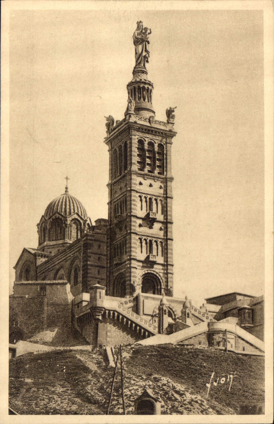 CPA Marseille Bouches du Rhone Basilique Notre Dame de la Garde 
