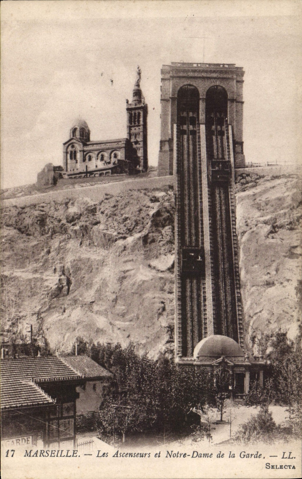 CPA Marseille Les Ascenseurs et Notre Dame de la Garde 