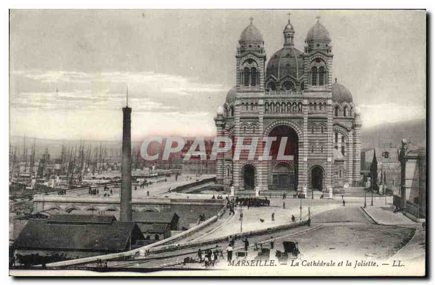 CPA Marseille La Cathedrale et la Joliette 