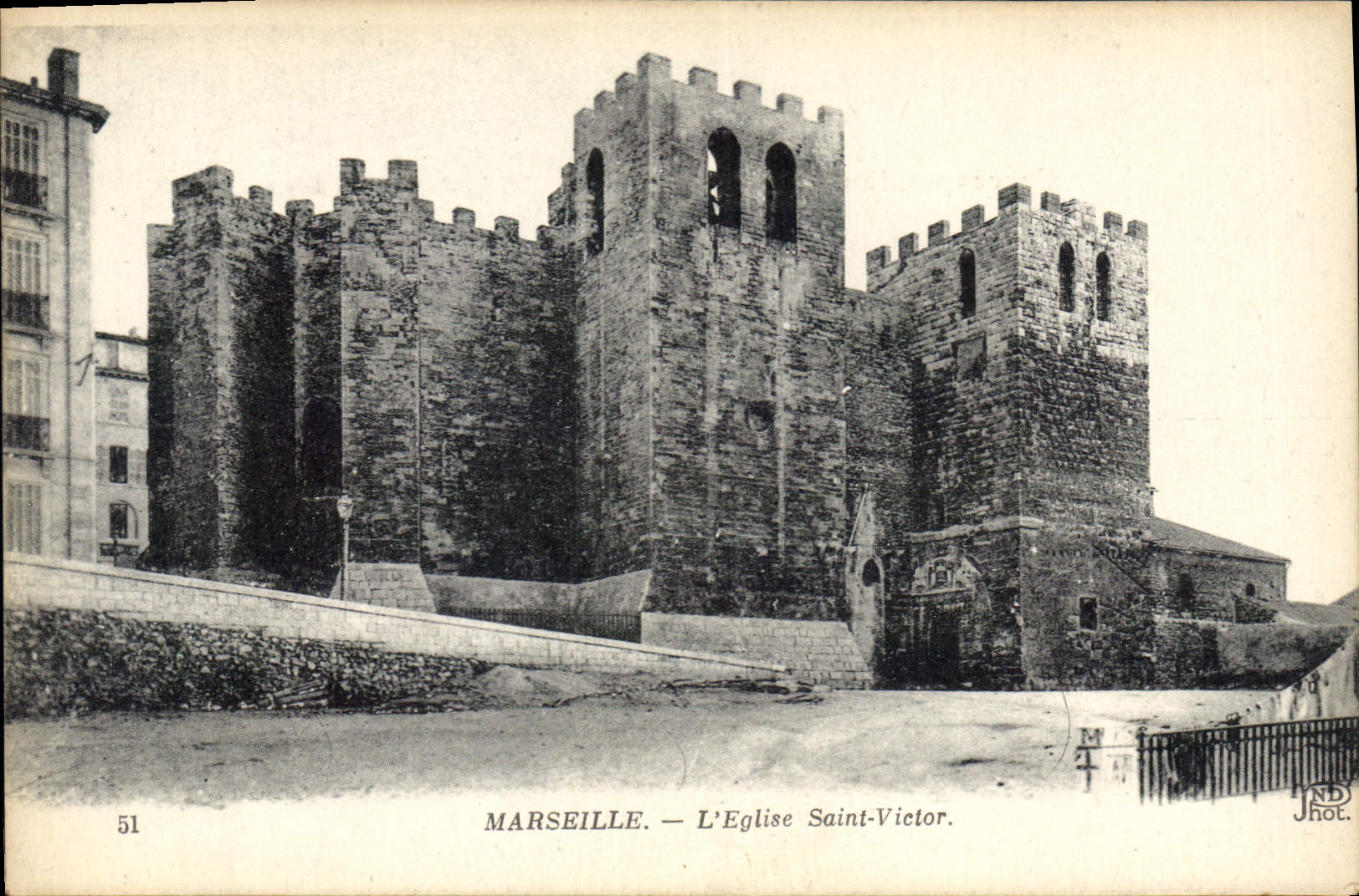 CPA Marseille L'Eglise Saint Victor 