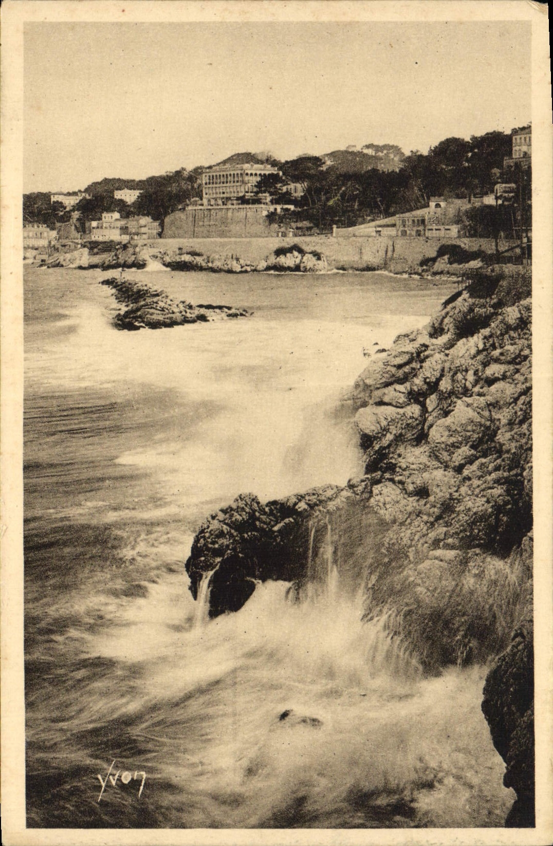 CPA Marseille Bouches du Rhone Effet d Vague sur la Corniche 
