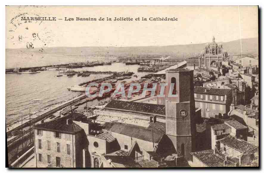 CPA Marseille Les Bassins de la Joliette et la Cathedrale 